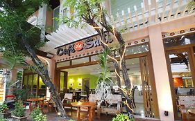 โรงแรมสลิล สุขุมวิท ซอย 8 (SHA Extra Plus)